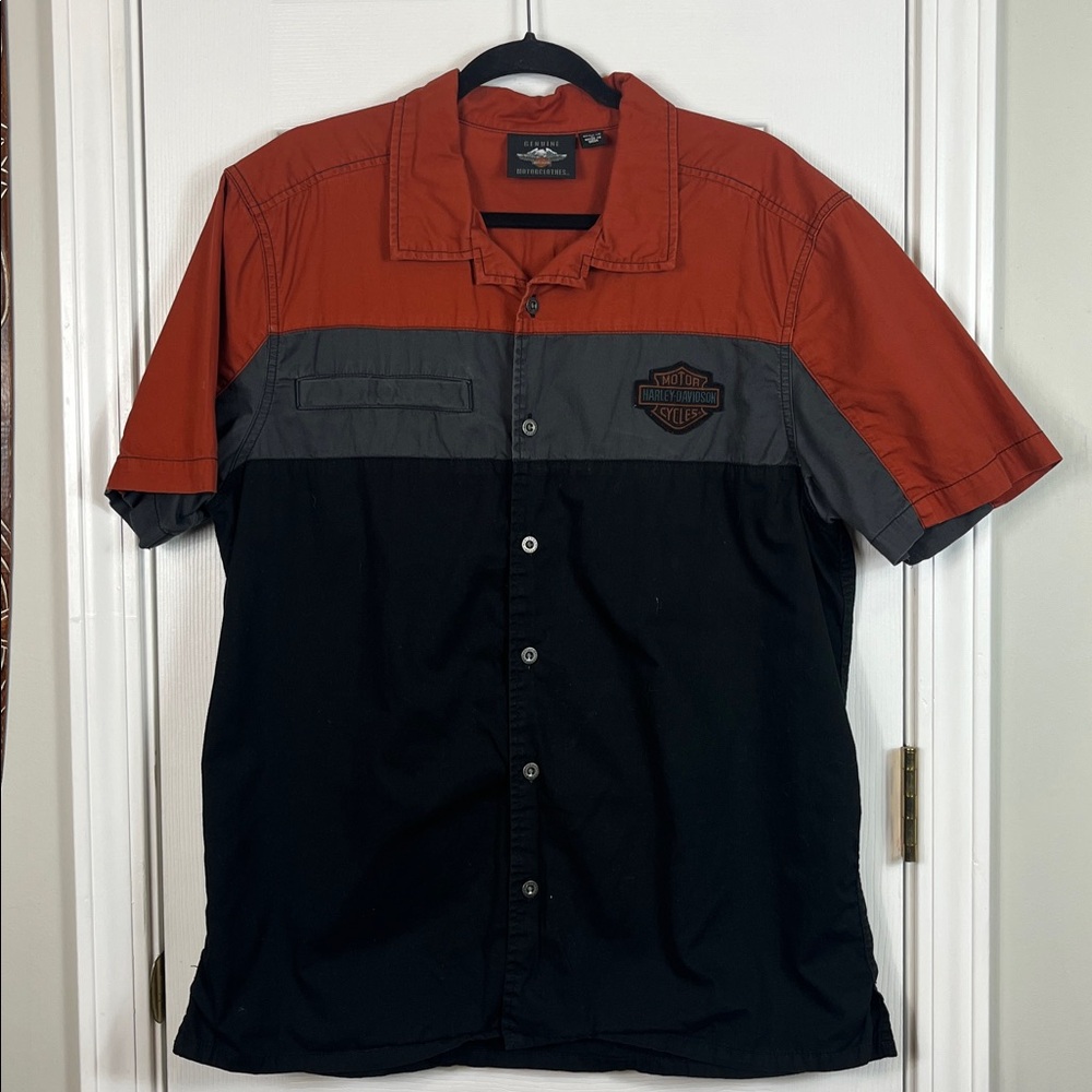 Harley-Davidson genuine short sleeved button down shirt size large.